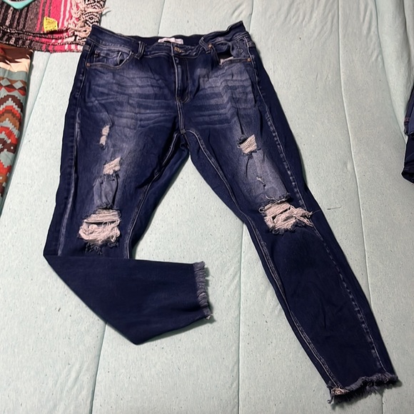 KanCan distressed skinny jeans - Picture 2 of 5